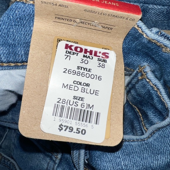 LEVIS High Waisted Mom Jeans - Picture 5 of 6